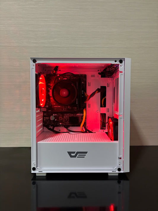 Interior sistem Bueno Elite V4 echipat cu procesor Ryzen 5 3400G.