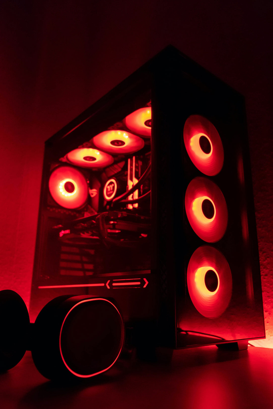 Cauți un PC ieftin? Află de ce calculatoarele ieftine și refurbished sunt cea mai bună alegere pentru gaming în 2026. Performanță garantată la BuenoPC!