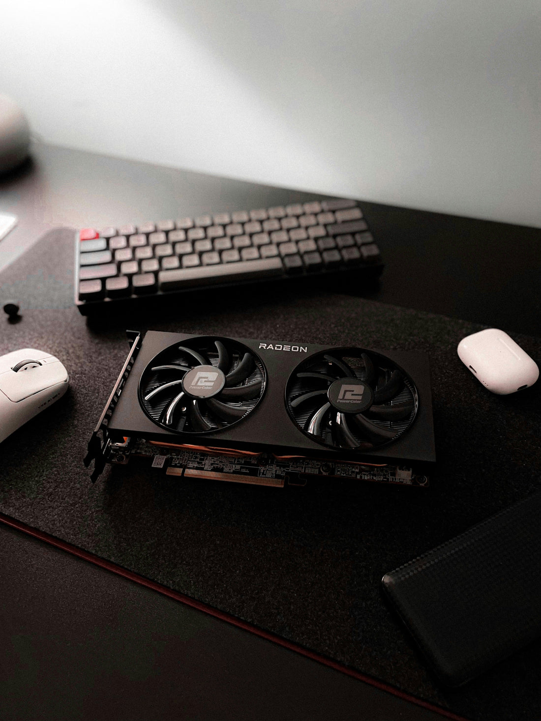 Top 5 diferențe: Placă Video Gaming vs Profesională (Atenție la Quadro)