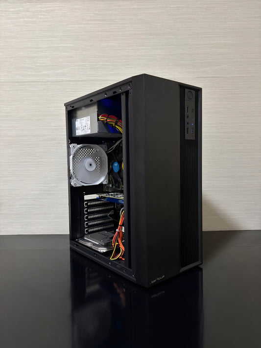 PC Gaming BUENO FUN V1 cu procesor Intel Core i5-4570, 16 GB RAM și placă video AMD Radeon Pro WX 2100.
