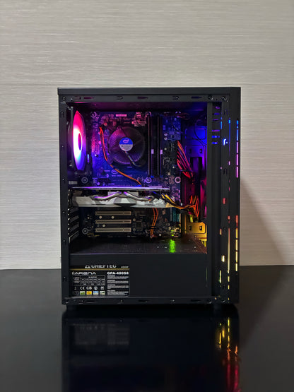 Sistem desktop pentru jocuri echipat cu Intel Core i7-4770 și 16GB RAM, gata de acțiune