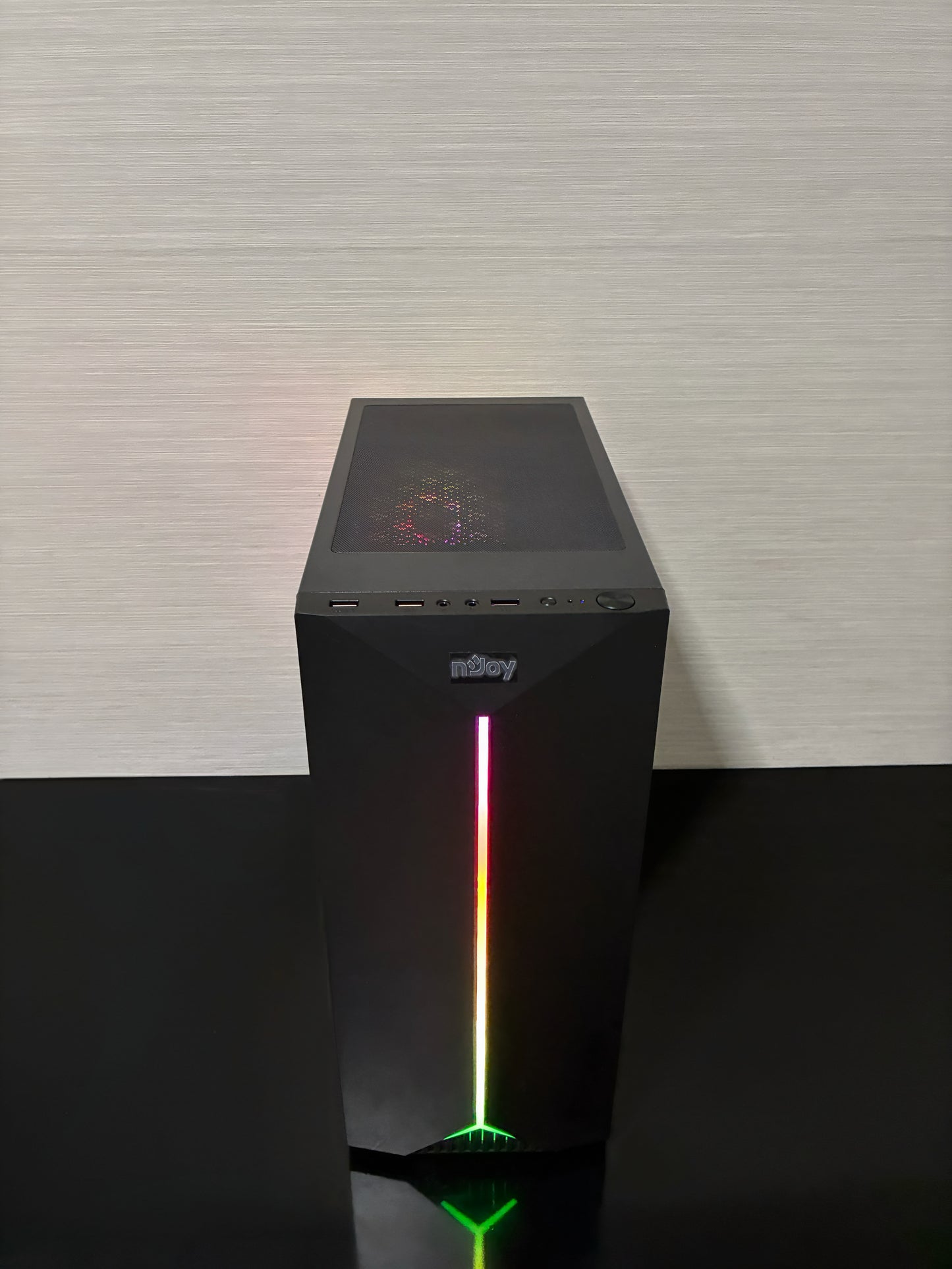 PC de buget cu Windows 10 Pro și stocare rapidă SSD 128GB, perfect pentru gaming eSports