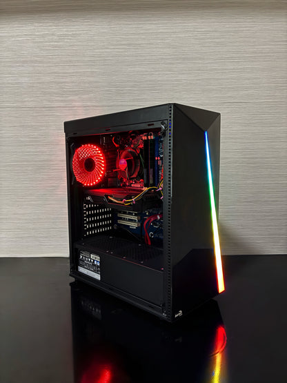 PC Gaming Bueno Start V4 asamblat într-o carcasă elegantă Aerocool RGB, cu panoul frontal și cel lateral luminate spectaculos. Se remarcă jocurile de lumini dinamice ale sistemului și fluxul de aer asigurat de ventilatorul frontal Antec și cel din spate cu iluminare RGB.