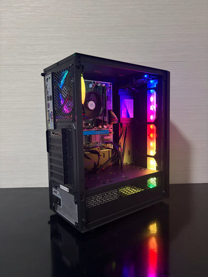 Sistem desktop PC Gaming BUENO ENTRY V2 echipat cu Intel i5-4570, SSD de 256GB, HDD de 500GB și memorie RAM generoasă.