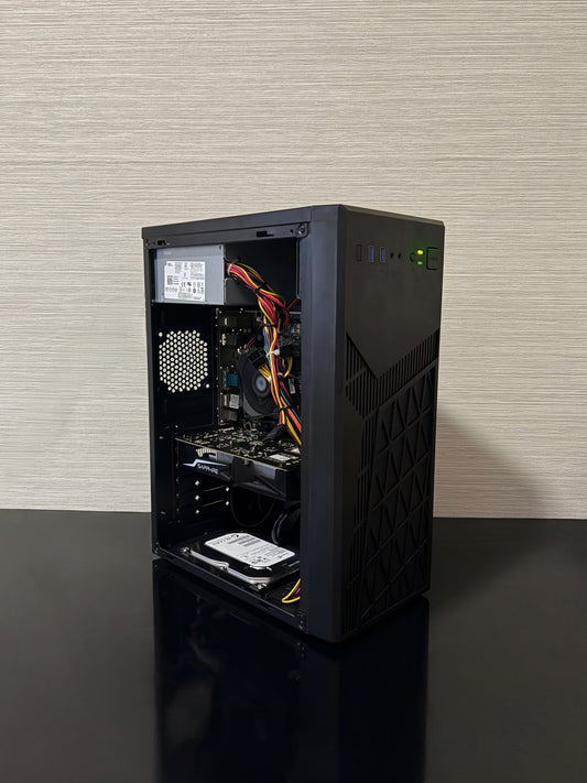 PC Gaming BUENO FRESH V3 cu procesor Intel i5, 16 GB RAM și placă video Radeon RX 460 în carcasă Eurocase Gaming.