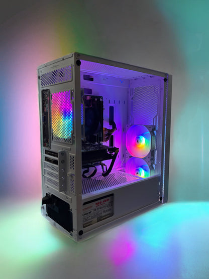 Sistem PC Gaming BUENO LUCKY V1 pornit, carcasă albă premium, panou tempered glass și iluminare ambientală oferită de ventilatorul RGB Reverse Flow 1st Player.