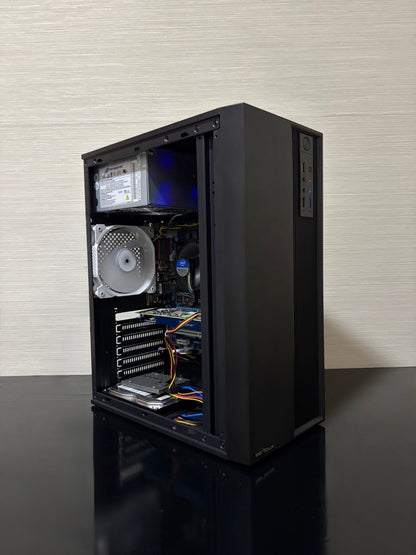 PC Gaming BUENO FUN V3 cu procesor Intel i5-3450, 16GB RAM și placă video AMD Radeon Pro WX 2100 în carcasă Serioux Clasic 01.