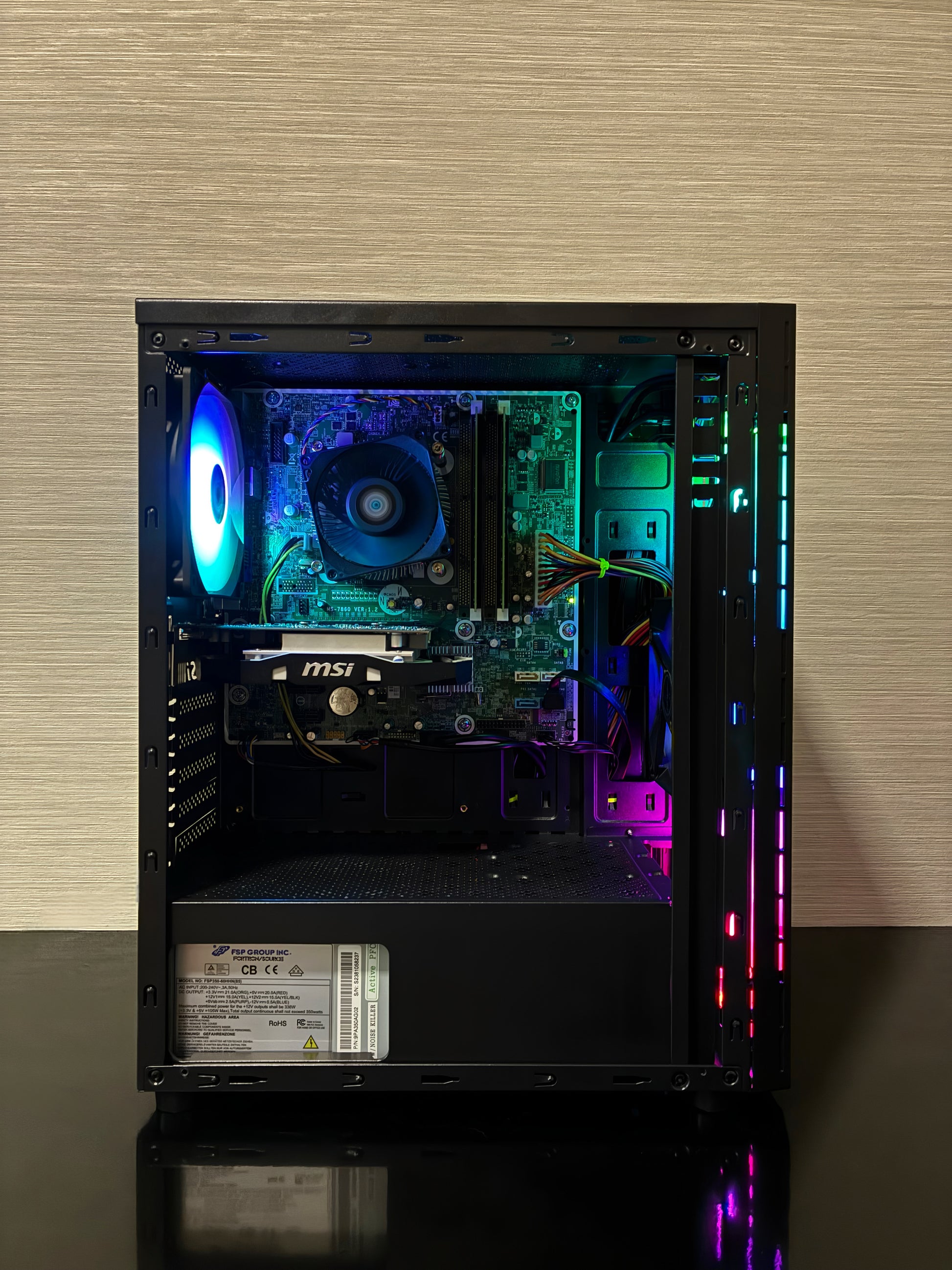 Interior PC Bueno Smart V2 cu procesor Intel Core i5 4460, 16GB RAM și placă video Radeon RX 460
