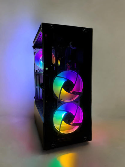 Interior PC Gaming Bueno Strike V4 cu iluminare RGB și management de cabluri profesionist.