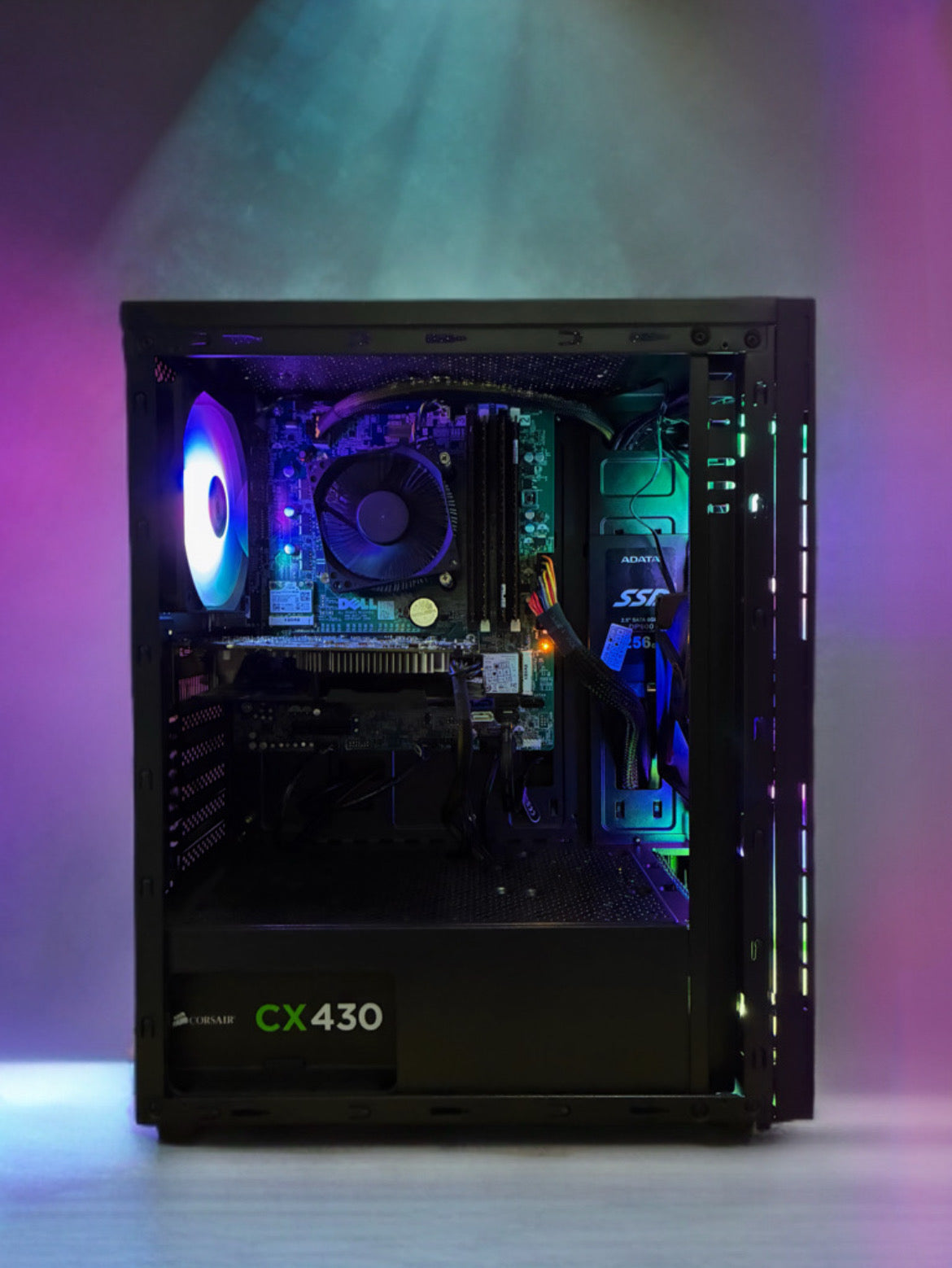 C Gaming estetic Bueno Lucky V4 cu design militar alb și iluminare RGB.