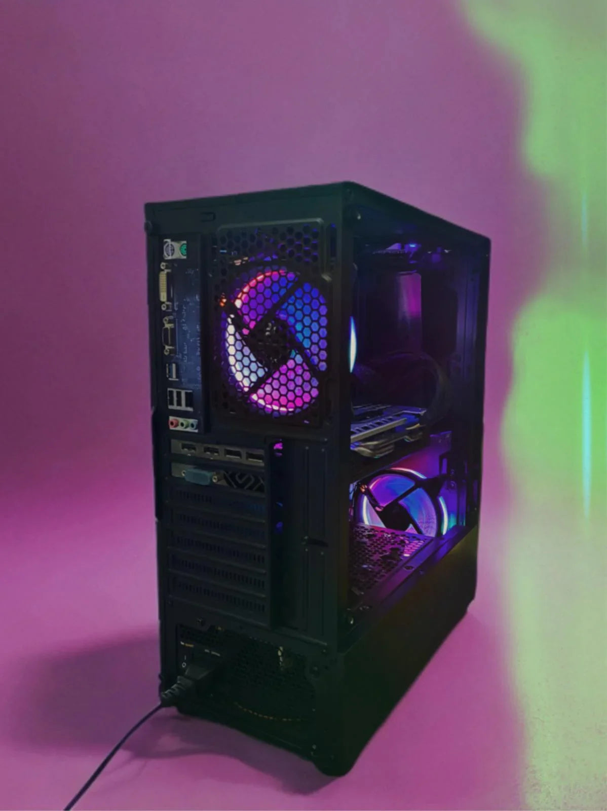 PC Gaming BUENO FIESTA V2 Intel Xeon 1240 v3( I7 4770), 16 gb RAM, SSD +HDD 500, Windows 10 PRO, AMD RX 580