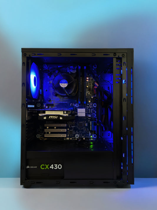 PC de performanță Bueno Lucky V2 cu procesor Intel Core i7-4770 și stocare duală SSD-HDD.